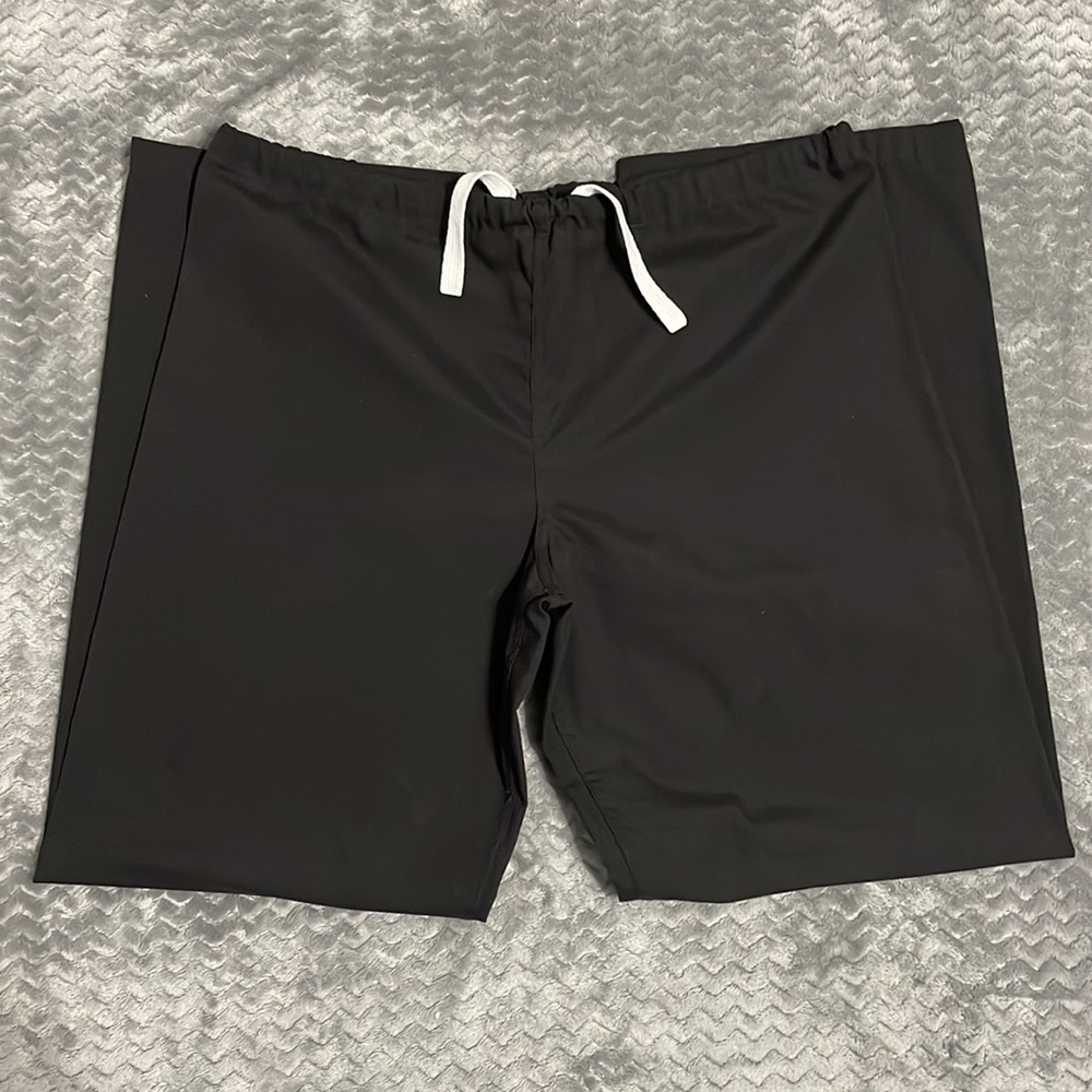 Medium Breast Cancer Awareness Scrub Top & Medium Black Scrub Bottoms - Picture 6 of 7